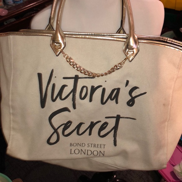 Victoria's Secret Handbags - Vs tote